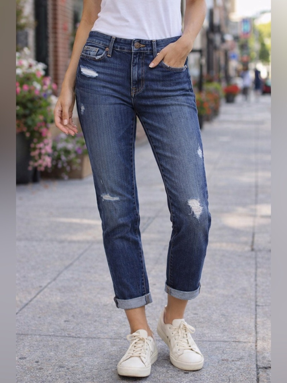 Joe’s Jeans Cropped Distressed Ankle Jeans Size 27 Dark Wash Cuffed Denim